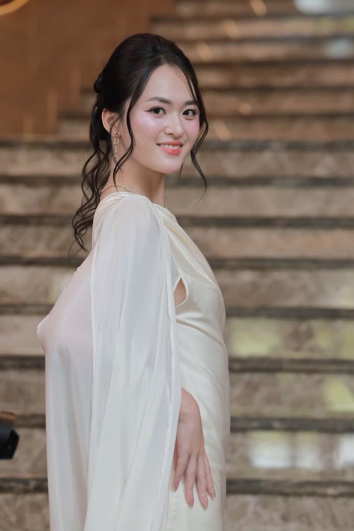 "Đến với Hoa hậu Việt Nam, tôi mong muốn khán giả có thể hiểu thêm về một Gia Linh phía sau những hình ảnh trên truyền thông. Tôi cũng có những áp lực, những lần phân vân và điều chưa làm tốt, nhưng luôn muốn học hỏi và trở thành phiên bản tốt hơn của chính mình", Gia Linh chia sẻ.