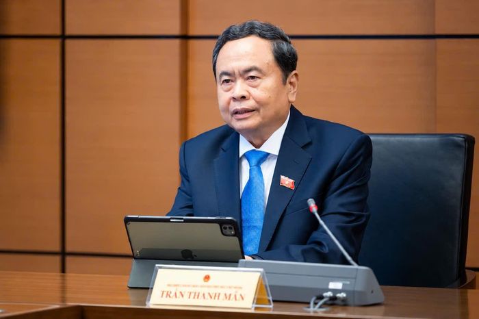Chủ tịch Quốc hội Trần Thanh Mẫn phát biểu tại phiên thảo luận Tổ về tình hình kinh tế - xã hội sáng 18/10.