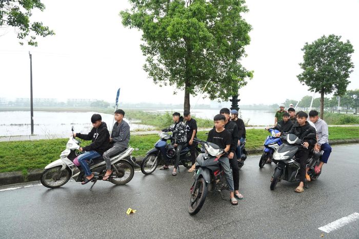 Dựng lại hiện trường vụ việc nhóm thanh thiếu niên mang hung khí, chạy xe tốc độ cao tại Huế.