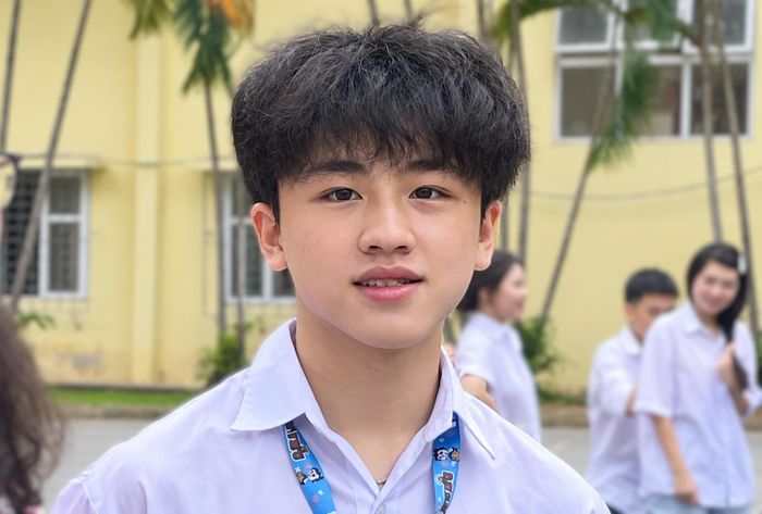 Vượt qua học sinh của nhiều trường top đầu, Lộc Anh Đức (lớp 12A5, Trường Hữu Nghị T78) giành giải Nhất và trở thành thủ khoa kỳ thi chọn học sinh giỏi môn Tin của Hà Nội với điểm số tối đa 20/20. Ảnh: NVCC.
