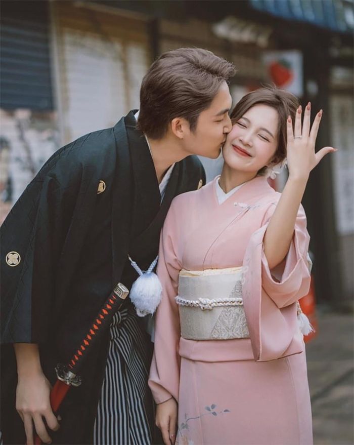 Đình Tú và Ngọc Huyền đính hôn năm ngoái. 