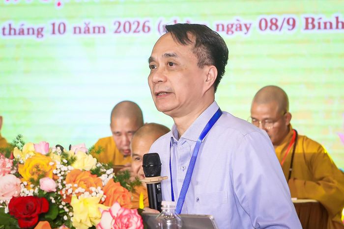 PGS.TS Nguyễn Văn Minh, Viện trưởng Viện Dân tộc học và Tôn giáo phát biểu đề dẫn hội thảo