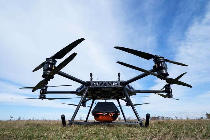 UAV cứu thương StarGate với 6 trục cánh quạt mang thiết bị vận chuyển thương binh chuẩn bị cất cánh. Ảnh: Militarnyi.