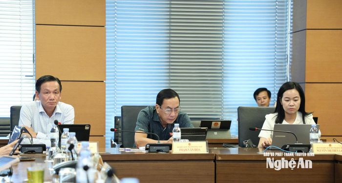 Các đại biểu tham dự phiên thảo luận tổ. Ảnh: Khánh Duy