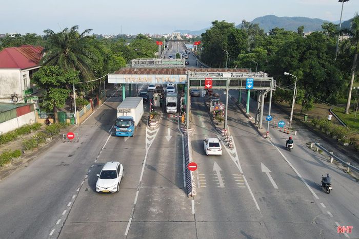 Trạm thu phí Bến Thủy được đặt tại cầu Bến Thủy I do Chi nhánh BOT tuyến tránh thành phố Vinh quản lý, vận hành.