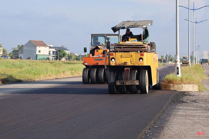 Các chủ đầu tư đang hỗ trợ nhà thầu tháo gỡ khó khăn về mặt bằng, đẩy nhanh tiến độ thi công dự án.