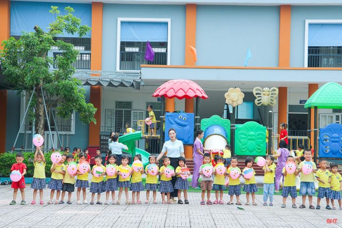 Việc thực hiện công khai, minh bạch các khoản thu, chi sẽ tạo sự đồng thuận giữa nhà trường và phụ huynh, góp phần xây dựng môi trường giáo dục lành mạnh, bảo đảm điều kiện học tập tốt nhất cho học sinh.