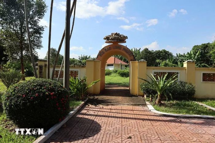 Cổng vào khu Địa đạo Long Phước (nằm trên địa bàn ấp Bắc, phường Tam Long, Thành phố Hồ Chí Minh). (Ảnh: Đoàn Mạnh Dương/TTXVN)