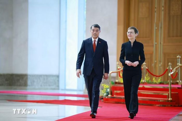 Thủ tướng Lê Minh Hưng đón Thủ tướng Liechtenstein Brigitte Haas thăm chính thức Việt Nam. (Ảnh: Dương Giang/TTXVN)