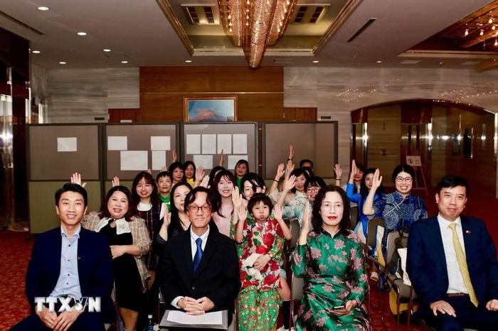 Đại hội biểu quyết bầu Ban chấp hành nhiệm kỳ 2026 - 2028 của Hội Phụ nữ Việt Nam vùng Kansai. (Ảnh: Bùi Hà/TTXVN)