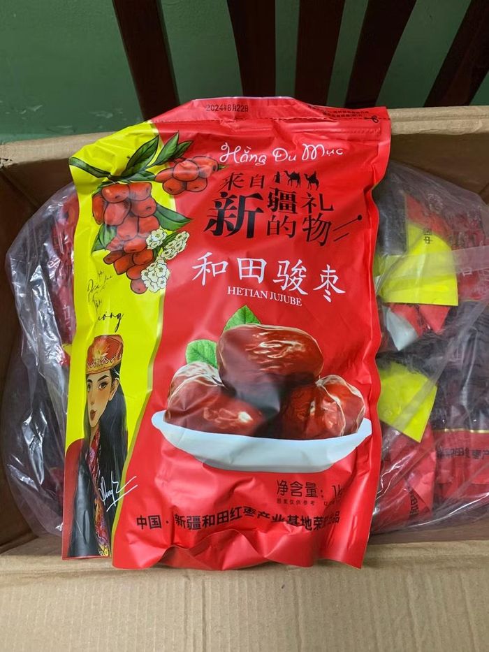  Mặt hàng táo đỏ là sản phẩm không được phép chuyển giao, chuyển nhượng hay ủy quyền cho bên thứ ba sử dụng nhãn hiệu này. (Ảnh: CA Thành phố Hồ Chí Minh cung cấp) 