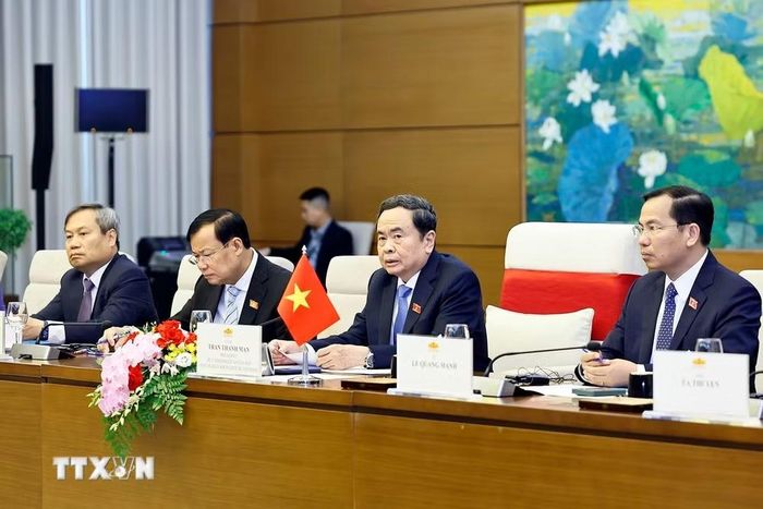 Chủ tịch Quốc hội Trần Thanh Mẫn phát biểu tại cuộc hội kiến Tổng thống Thụy Sĩ Guy Parmelin. (Ảnh: Doãn Tấn/TTXVN)