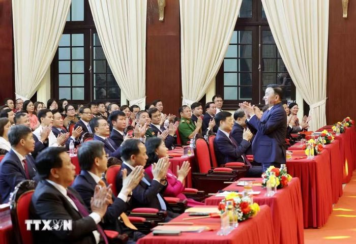Thường trực Ban Bí thư Trần Cẩm Tú tới dự Lễ trao giải Cuộc thi chính luận về bảo vệ nền tảng tư tưởng của Đảng lần thứ 6, năm 2026. (Ảnh: Phương Hoa/TTXVN)