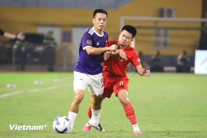 Hà Nội FC là đội tấn công hiệu quả hơn trong những phút đầu trận. (Ảnh: Việt Anh/Vietnam+)