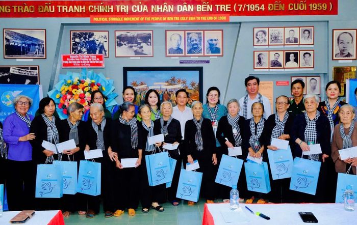 Phát huy truyền thống quê hương Đồng Khởi, Hội LHPN tỉnh Vĩnh Long chú trọng các hoạt động an sinh xã hội, chăm lo phụ nữ và gia đình có hoàn cảnh khó khăn.