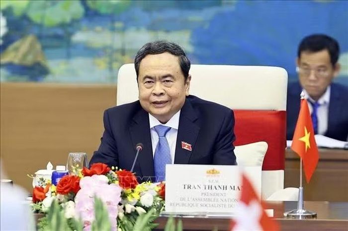 Chủ tịch Quốc hội Trần Thanh Mẫn phát biểu tại cuộc hội kiến Tổng thống Thụy Sĩ Guy Parmelin. Ảnh: Doãn Tấn/TTXVN