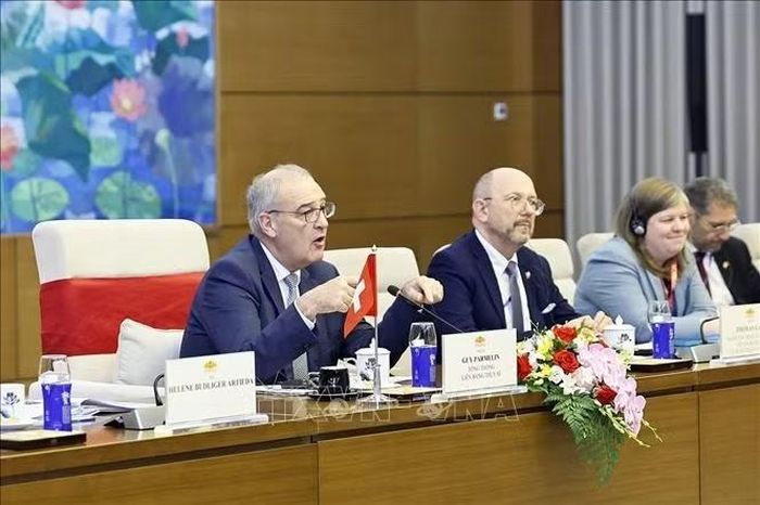 Tổng thống Thụy Sĩ Guy Parmelin phát biểu tại cuộc hội kiến Chủ tịch Quốc hội Trần Thanh Mẫn. Ảnh: Doãn Tấn/TTXVN