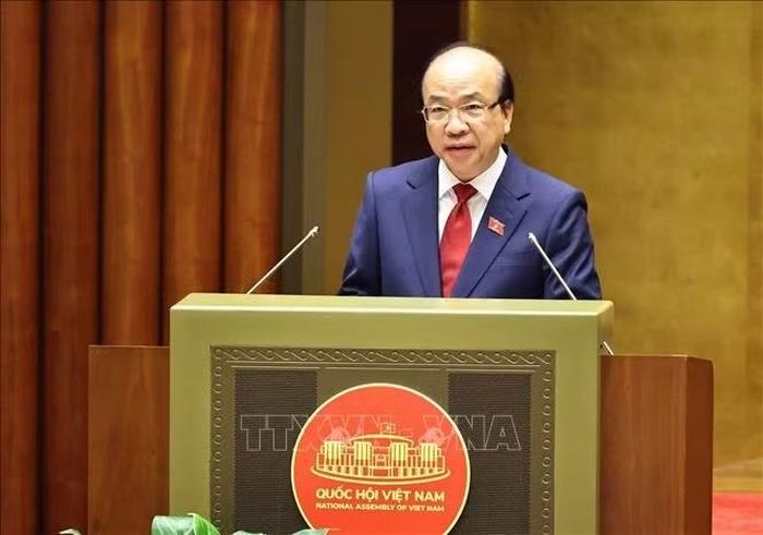 Chủ nhiệm Ủy ban Pháp luật và Tư pháp của Quốc hội Phan Chí Hiếu trình bày Báo cáo ý kiến của Thường trực Ủy ban Pháp luật và Tư pháp. Ảnh: Minh Đức/TTXVN