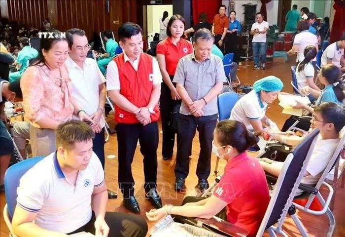 Ngày hội hiến máu “Giọt hồng vì cộng đồng” thu hút sự tham gia của đông đảo cán bộ, công chức, viên chức, lực lượng vũ trang, người lao động, học sinh, sinh viên và nhân dân.