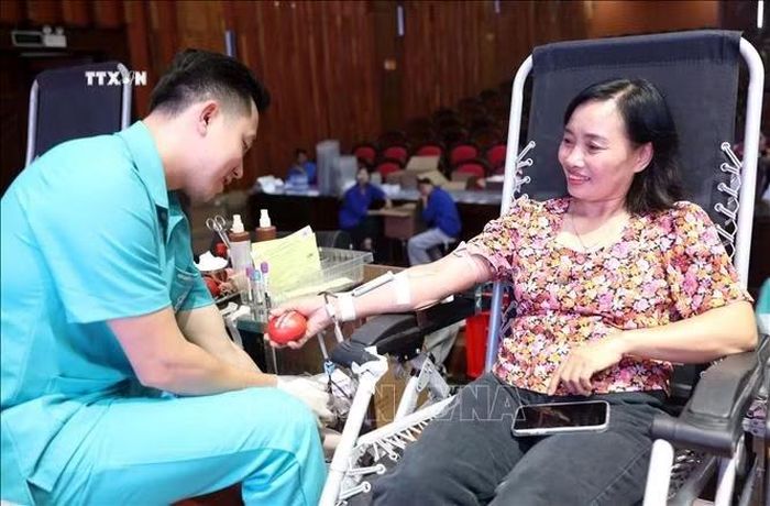 Lần thứ 8 tham gia hiến máu, cô giáo Đỗ Thanh Thủy, Trường Tiểu học Vũ Thư chia sẻ, đây là hoạt động hết sức ý nghĩa, nhân văn.