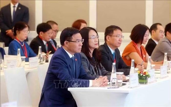 Bộ trưởng Bộ Công Thương Lê Mạnh Hùng tham dự Diễn đàn Kinh tế Việt Nam - Thụy Sĩ. Ảnh: Phạm Kiên/TTXVN