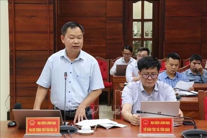 Lãnh đạo Đài Khí tượng thủy văn Đắk Lắk phát biểu.