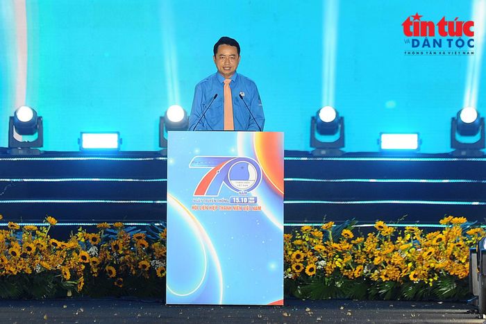 Ông Lê Tuấn Anh, Phó Bí thư Thành Đoàn, Chủ tịch Hội Liên hiệp Thanh niên Việt Nam TP Hồ Chí Minh phát biểu tại buổi lễ.