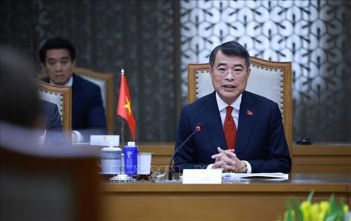 Thủ tướng Lê Minh Hưng phát biểu tại cuộc hội đàm với Thủ tướng Công quốc Liechtenstein Brigitte Haas. Ảnh: Dương Giang/TTXVN