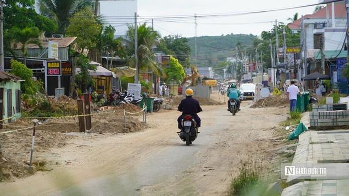 Các đơn vị thi công cho biết đang tập trung bổ sung máy móc, thiết bị và nhân lực, đồng thời tổ chức thi công ban đêm nhằm đẩy nhanh tiến độ.