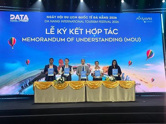 Ký kết hợp tác tại DITF 2026.