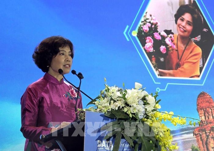Phó Chủ tịch Thường trực Hiệp hội Du lịch Việt Nam Cao Thị Ngọc Lan phát biểu tại chương trình Không gian Business & Kết nối B2B. Ảnh: Trần Lê Lâm - TTXVN 