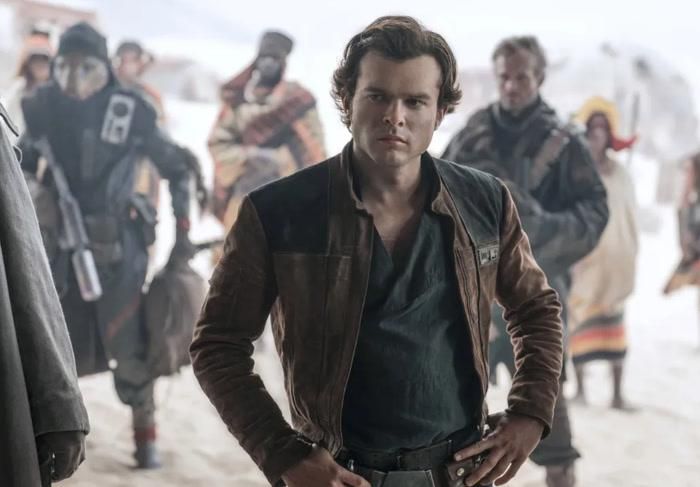 Alden Ehrenreich trong vai Han Solo ở Solo: A Star Wars Story (2018), bộ phim được Ron Howard tiếp quản sau khi Phil Lord và Christopher Miller rời dự án.