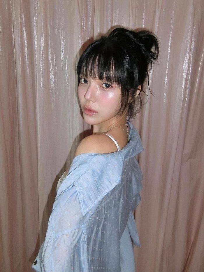 Theo thông tin trong hồ sơ, Jimin từng gặp tai nạn té ngã vào tháng 4, dẫn đến chấn thương ở vùng đùi trái.