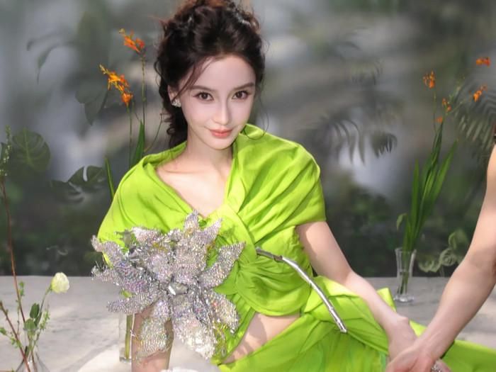 Vẻ đẹp cuốn hút của Angelababy.