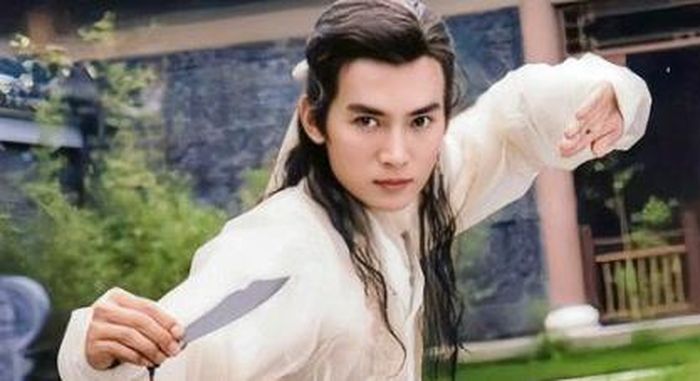 Lý Tầm Hoan sở hữu tuyệt kỹ phi đao danh chấn giang hồ nhưng vẫn không tránh khỏi những bi kịch do lòng người và ân oán gây ra.