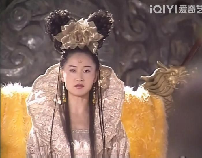 Yêu Nguyệt: Nữ cao thủ đáng sợ vì tình yêu và thù hận.