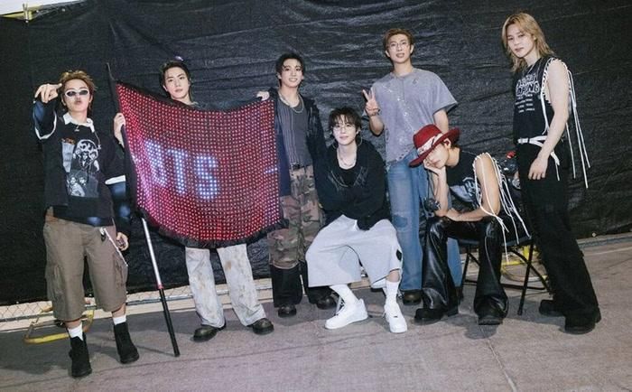 BTS từng tuyên bố vào tháng 7 rằng nhóm sẽ không gửi tác phẩm tham dự Grammy năm nay.