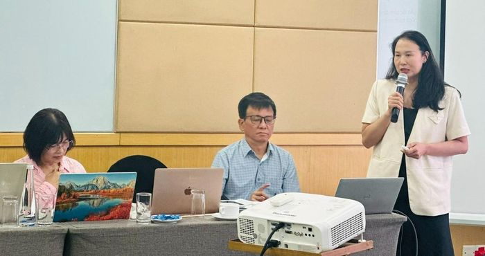 Chị Nguyễn Thị Lan, chuyên gia độc lập về bình đẳng giới trình bày tại Hội thảo