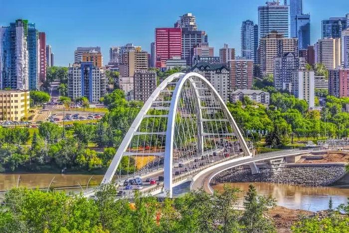 Toàn cảnh khu trung tâm thành phố Edmonton. Ảnh: Lisa Marie/Getty Images