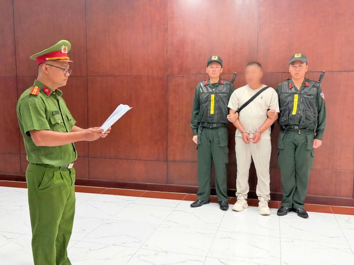 Đối tượng Sun Yupeng (Tôn Bằng, sinh năm 1976, quốc tịch Trung Quốc), chồng cũ của TikToker Nguyễn Thị Thái Hằng (Hằng Du Mục).