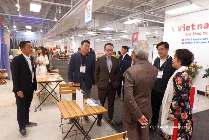 Các nhà nhập khẩu, nhà phân phối, nhà bán lẻ, nhà thiết kế và khách hàng quốc tế tiếp cận sản phẩm, tìm hiểu năng lực cung ứng và kết nối trực tiếp với doanh nghiệp Việt Nam.