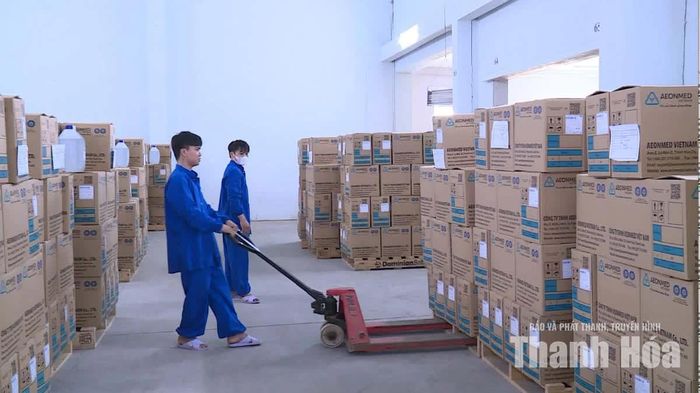Công ty TNHH Aeonmed Việt Nam (Khu Công nghiệp Lễ Môn) chủ động nguyên liệu để duy trì sản xuất ổn định.
