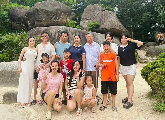 Mái ấm hạnh phúc được vun đắp từ tình yêu thương, sự tôn trọng và sẻ chia.