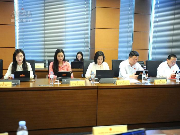 Các đại biểu tham dự tại tổ 15.  Ảnh: Quochoi.vn