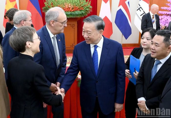 Tổng Bí thư, Chủ tịch nước Tô Lâm và các đại biểu tại Lễ ký kết Hiệp định Thương mại tự do Việt Nam-EFTA (VEFTA). Ảnh: Nhandan.vn