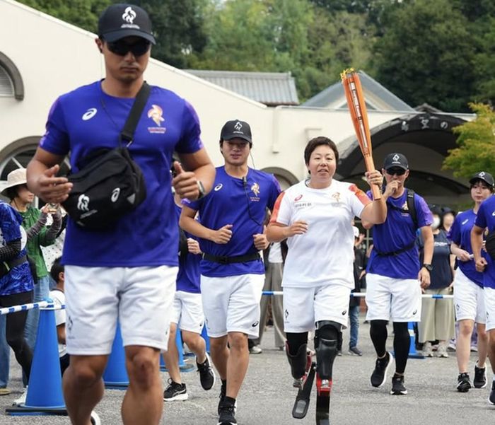  Chiều 15/10, hoạt động hợp nhất ngọn lửa Asian Para Games 2026 được tổ chức tại công viên Tsuruma ở thành phố Nagoya. 