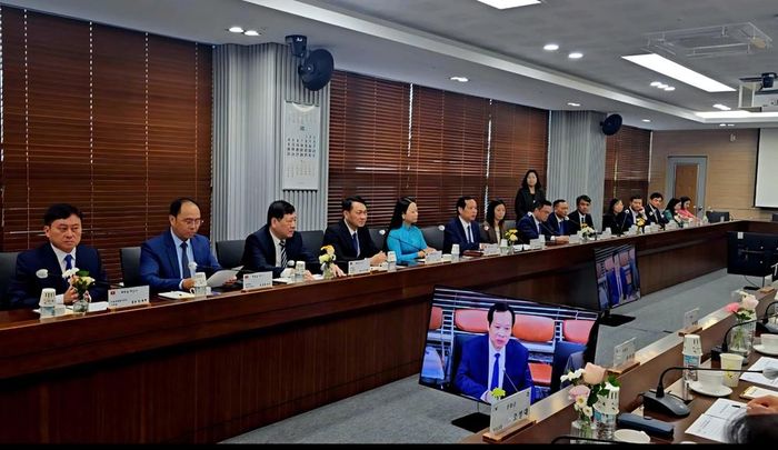 Đoàn đại biểu HĐND thành phố Bắc Ninh tại buổi làm việc với lãnh đạo huyện Bonghwa.