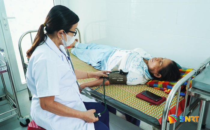 Hiện nay có rất nhiều cơ chế hỗ trợ đối với bác sĩ khi về công tác tại tuyến y tế cơ sở, đặc biệt là ở vùng miền núi, hải đảo. Ảnh: PHAN VINH