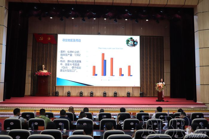 Toàn cảnh buổi làm việc.