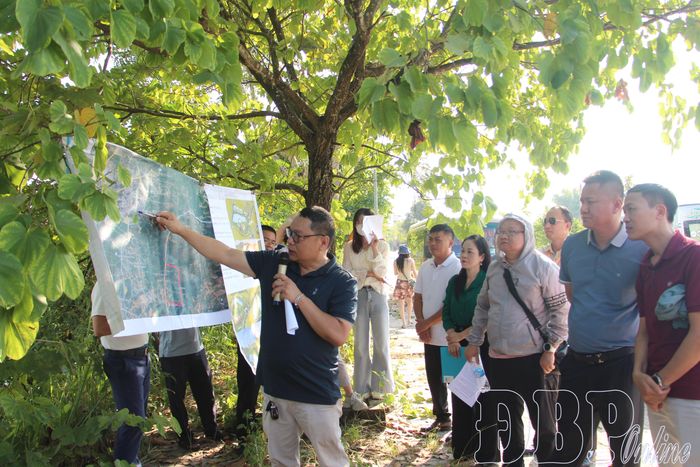 Đoàn khảo sát dự án Khu du lịch sinh thái, vui chơi giải trí, dịch vụ nhà hàng và biệt thự nghỉ dưỡng Hồng Lứu, phường Mường Thanh.